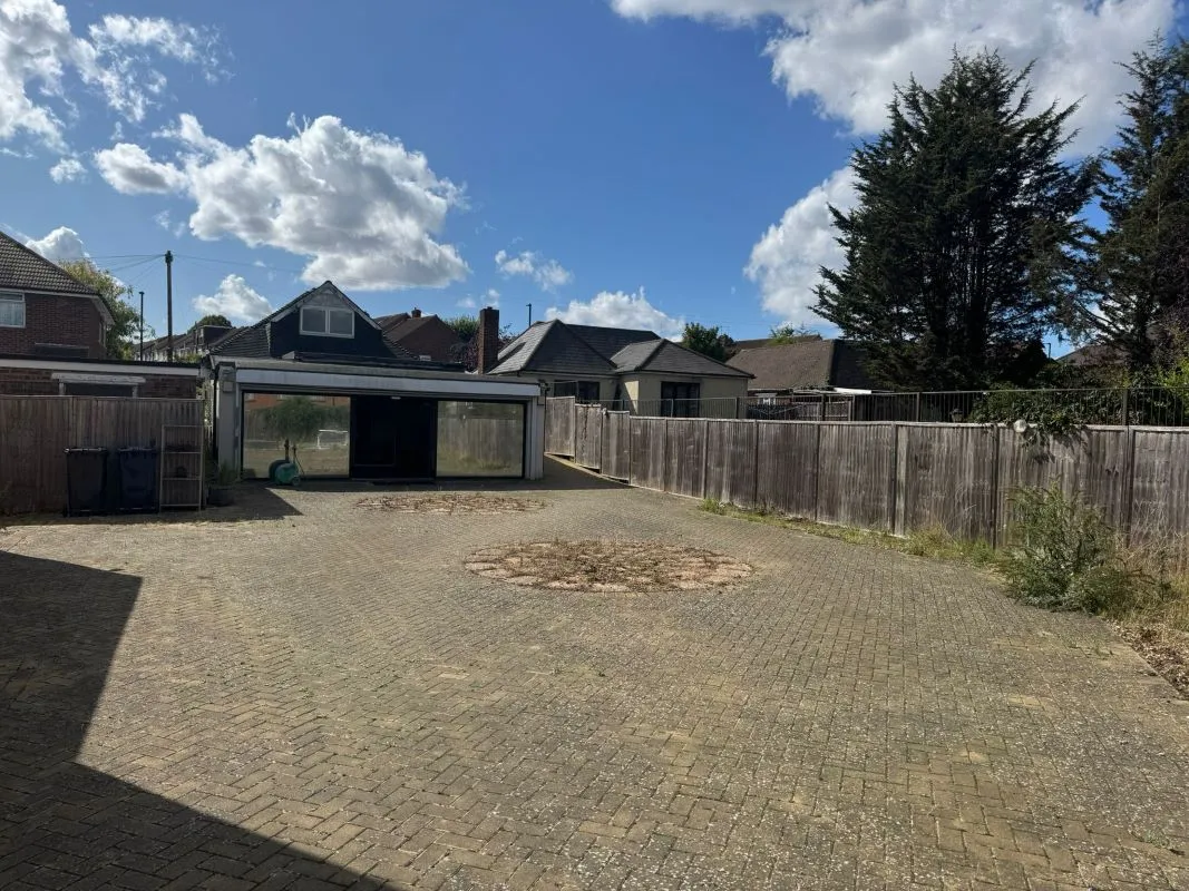 86 & 86A Ferrymead Avenue, Greenford, Middlesex, UB6 9TL