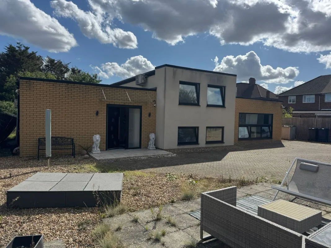 86 & 86A Ferrymead Avenue, Greenford, Middlesex, UB6 9TL
