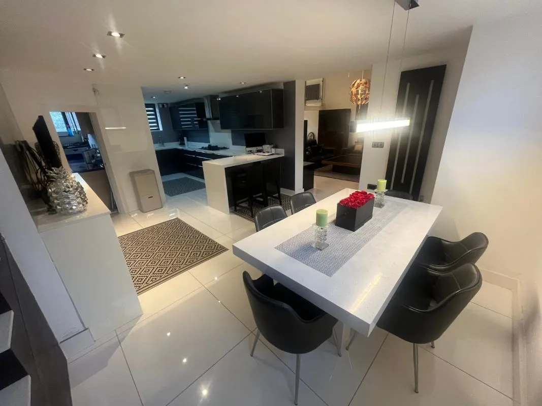 86 & 86A Ferrymead Avenue, Greenford, Middlesex, UB6 9TL