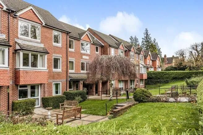 Flat 44, Heath Court, Heath Road, Haywards Heath, West Sussex, RH16 3AF