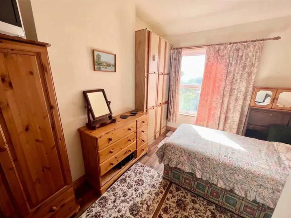3 Broad Street, Rhosllanerchrugog, Wrexham, Clwyd, LL14 1RB