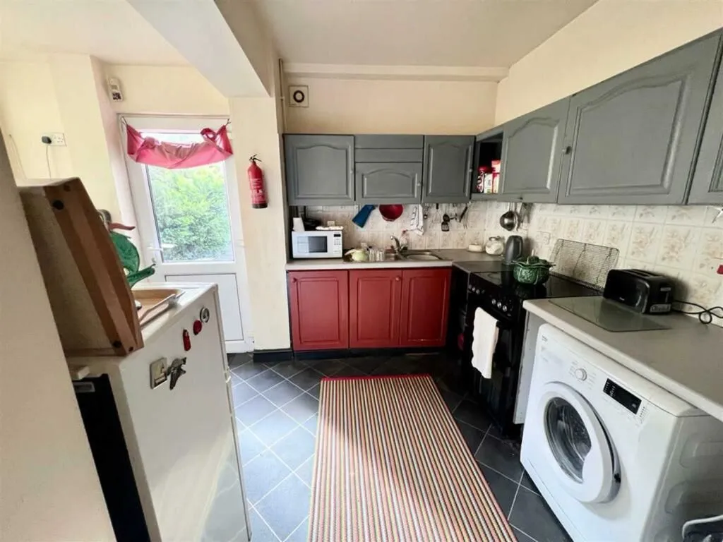 3 Broad Street, Rhosllanerchrugog, Wrexham, Clwyd, LL14 1RB
