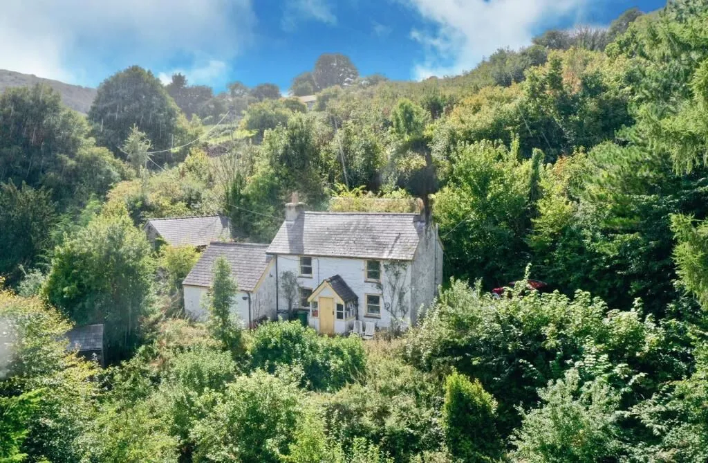Llidiart y Fadog, Tal-y-Bont, Conwy, LL32 8SH