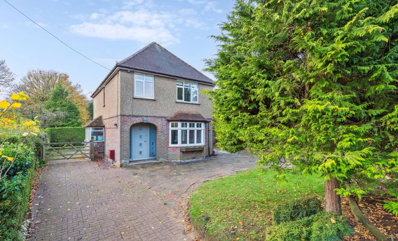122 Botley Road, Chesham, Buckinghamshire, HP5 1XG