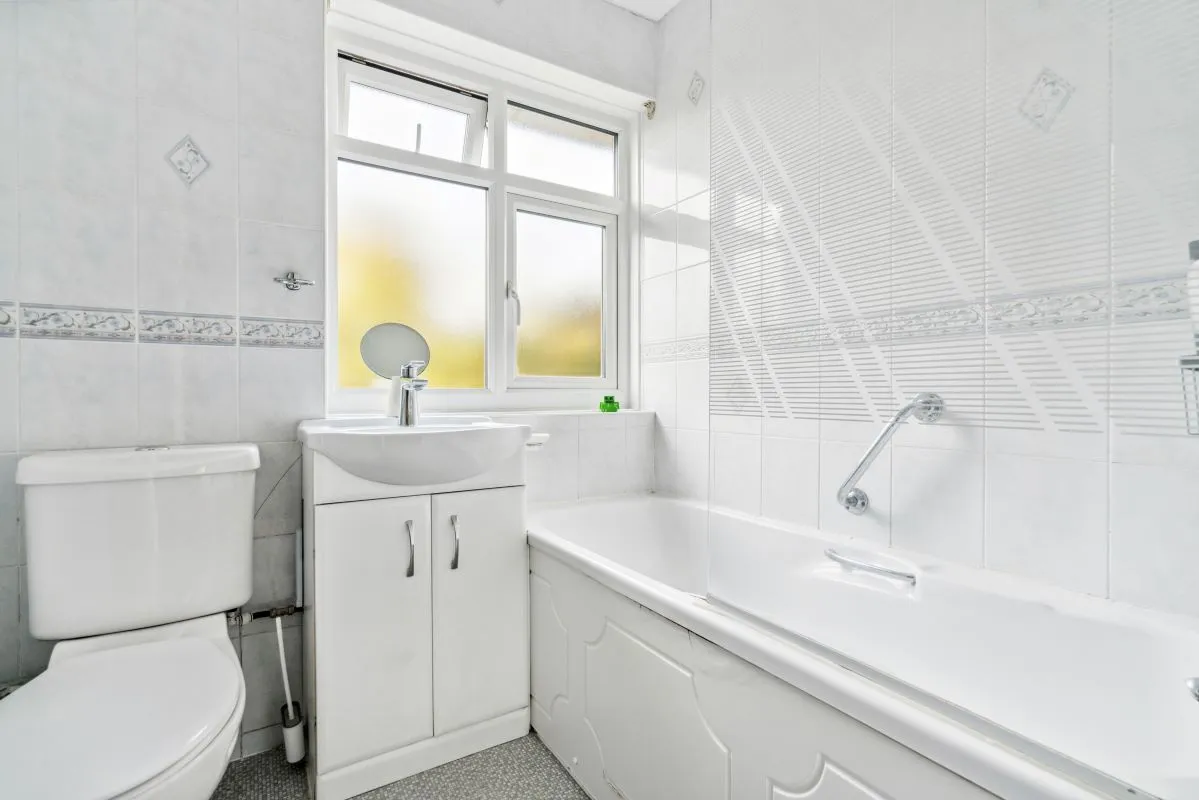 122 Botley Road, Chesham, Buckinghamshire, HP5 1XG