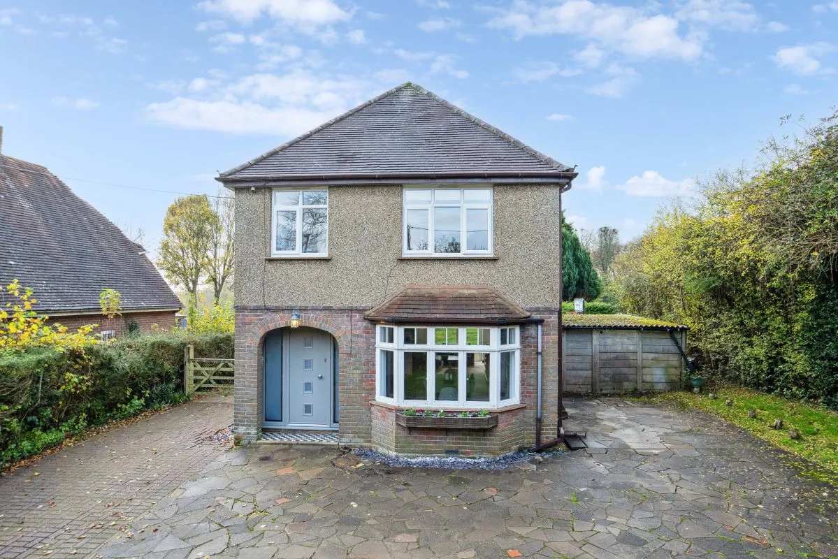 122 Botley Road, Chesham, Buckinghamshire, HP5 1XG