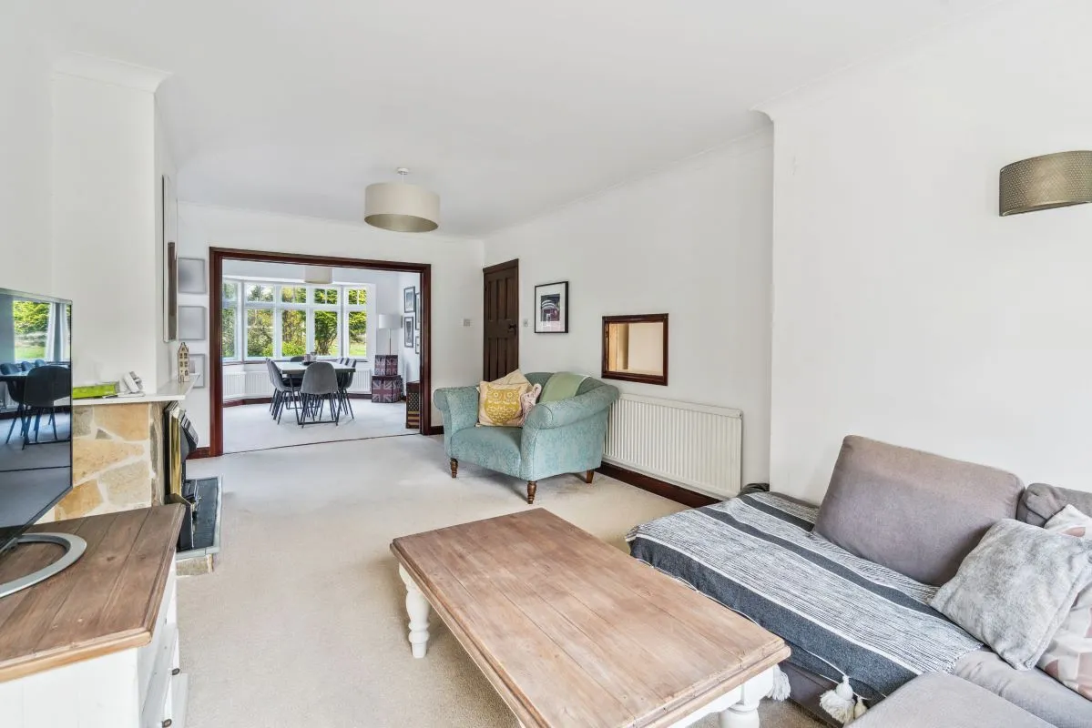 122 Botley Road, Chesham, Buckinghamshire, HP5 1XG
