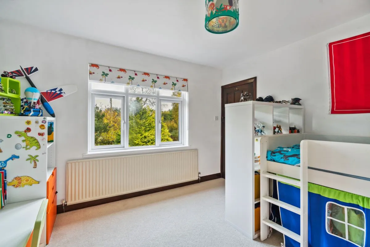 122 Botley Road, Chesham, Buckinghamshire, HP5 1XG