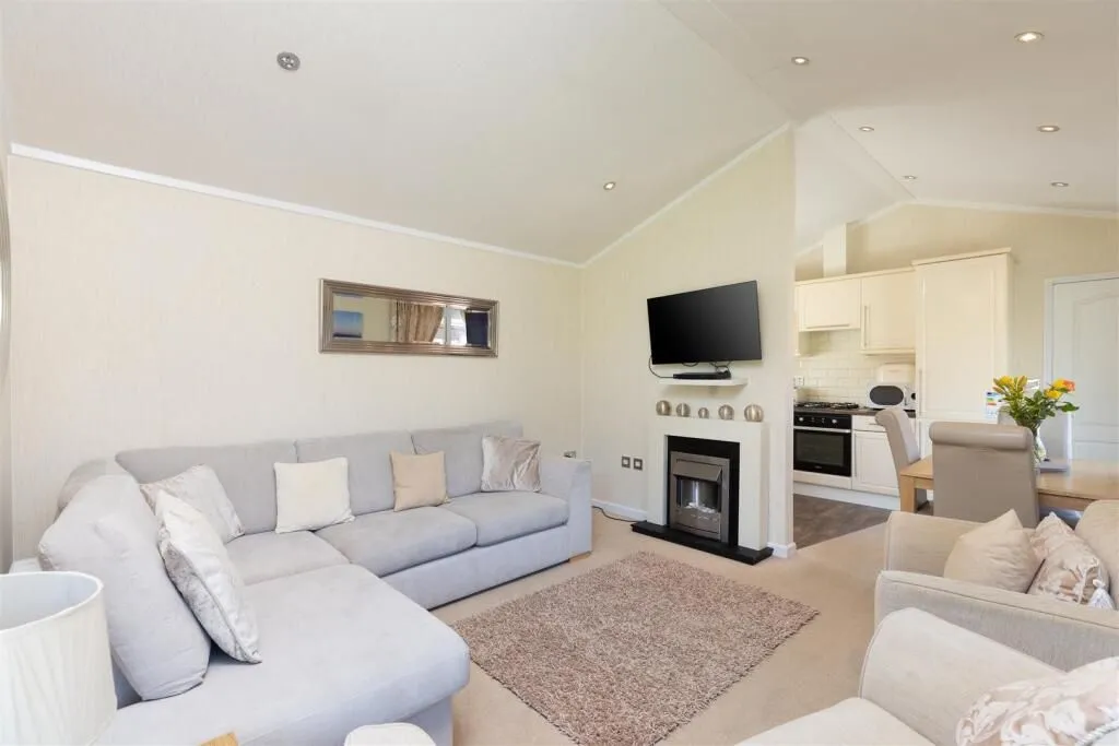 Strathearn Lodge Grand Eagles Caravan Site, Dunning Road, Auchterarder, Perth and Kinross, PH3 1ET