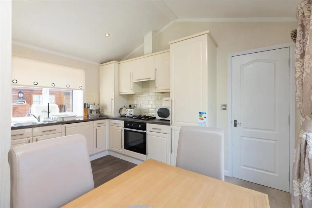 Strathearn Lodge Grand Eagles Caravan Site, Dunning Road, Auchterarder, Perth and Kinross, PH3 1ET