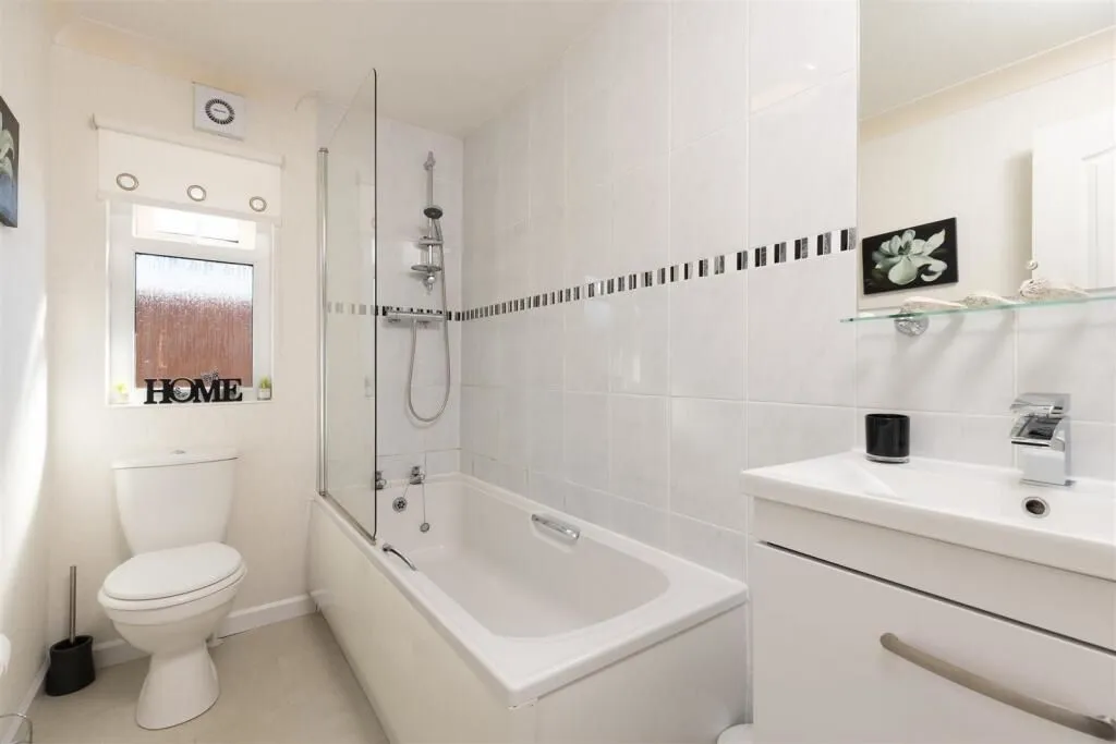 Strathearn Lodge Grand Eagles Caravan Site, Dunning Road, Auchterarder, Perth and Kinross, PH3 1ET