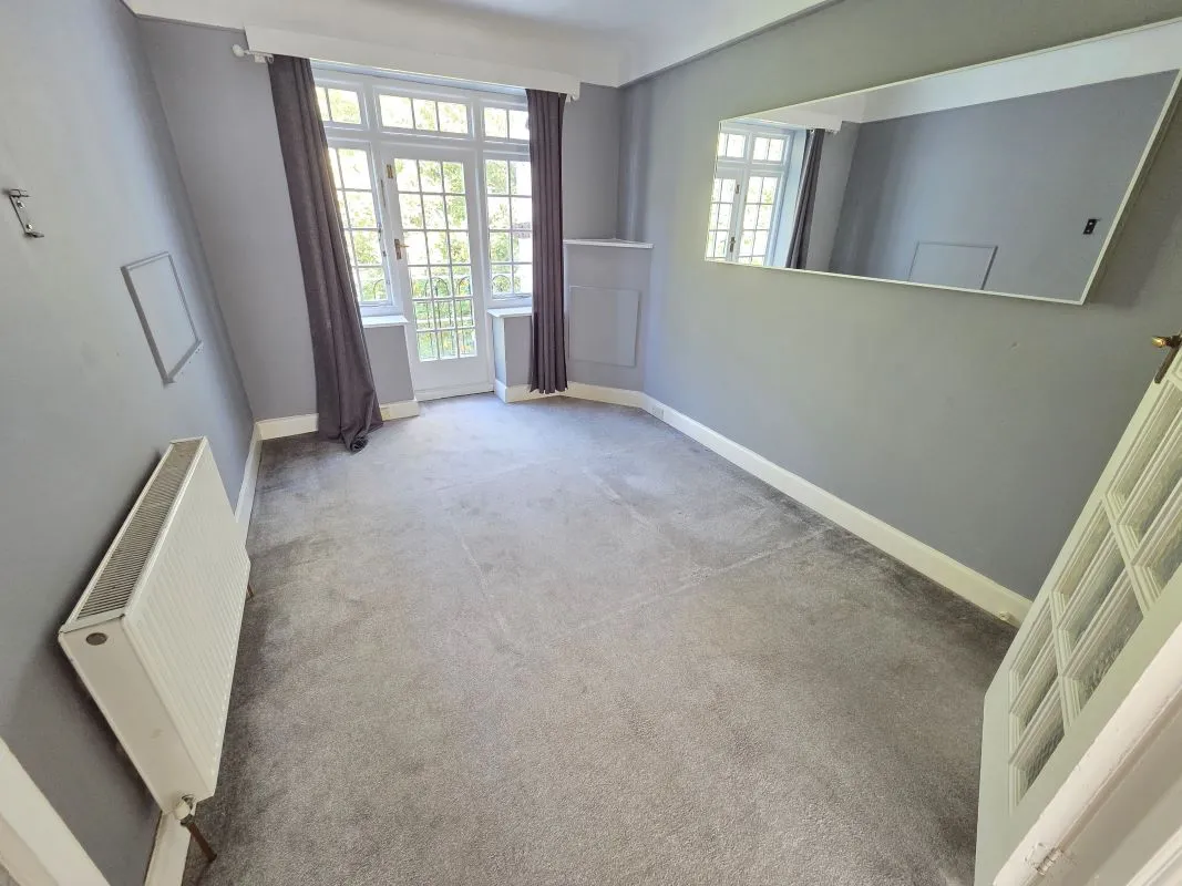 Flat 5 Surrey Lodge, 19 Surrey Road, Bournemouth, Dorset, BH4 9HN