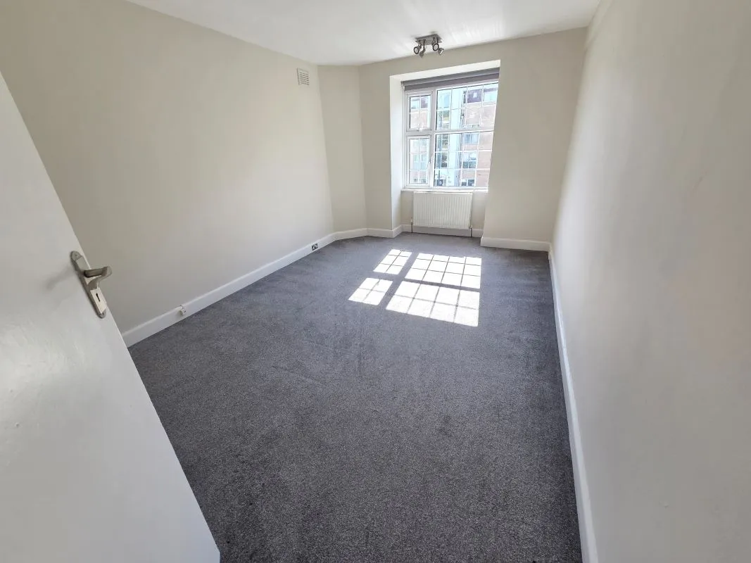 Flat 5 Surrey Lodge, 19 Surrey Road, Bournemouth, Dorset, BH4 9HN