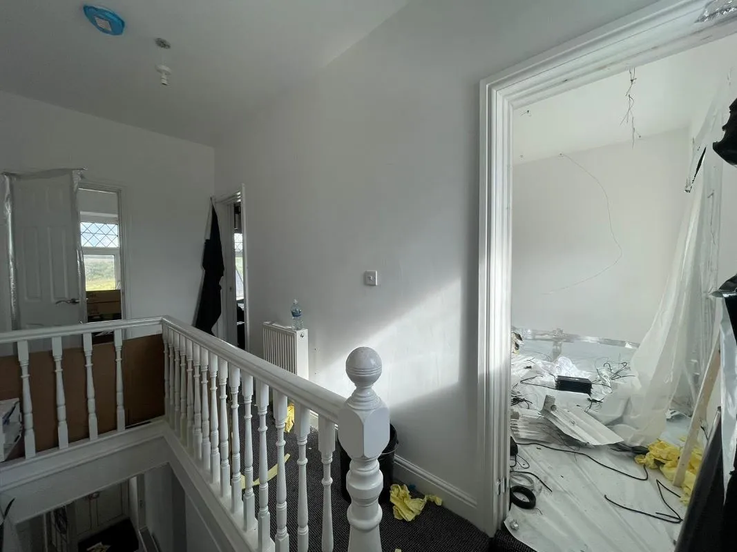 6 Heol Y Parc, Cefneithin, Llanelli, Dyfed, SA14 7DE