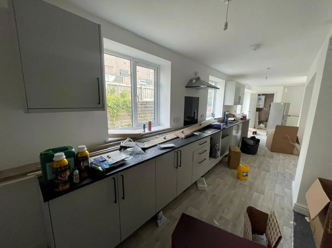 6 Heol Y Parc, Cefneithin, Llanelli, Dyfed, SA14 7DE
