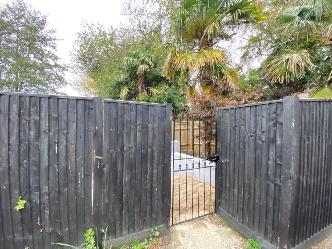 16 High Beech Chalet Park, Battle Road, St Leonards-on-Sea, East Sussex, TN37 7BS