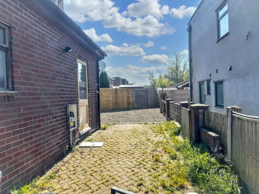 2 East Avenue, Donnington, Telford, Shropshire, TF2 8BT