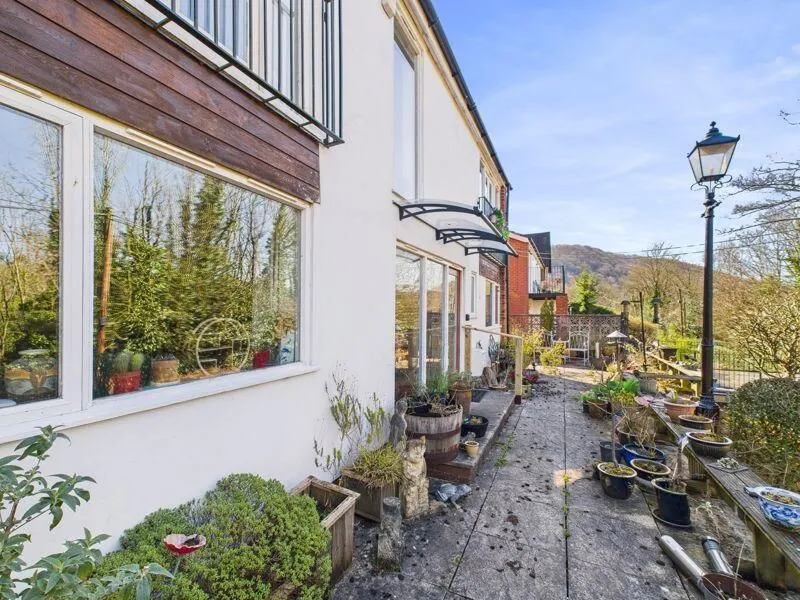 44 Paradise, Coalbrookdale, Telford, Shropshire, TF8 7NW