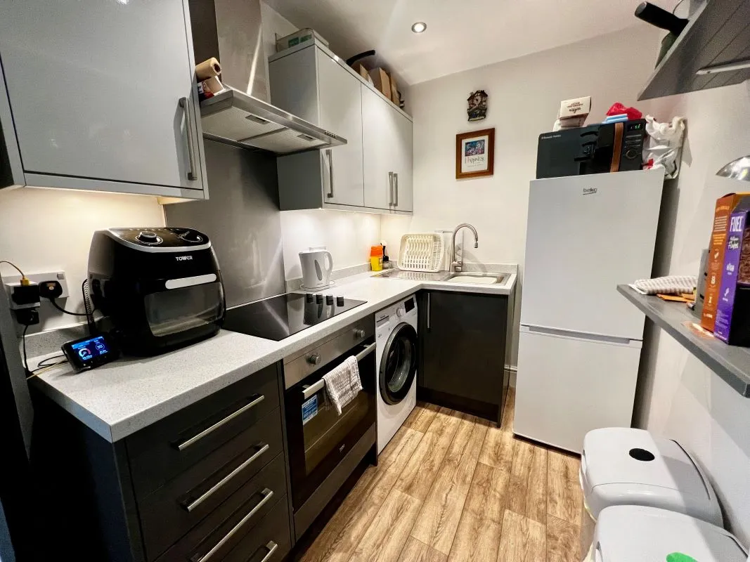 Flat 1, 7 Lind Street, Ryde, Isle Of Wight, PO33 2NQ