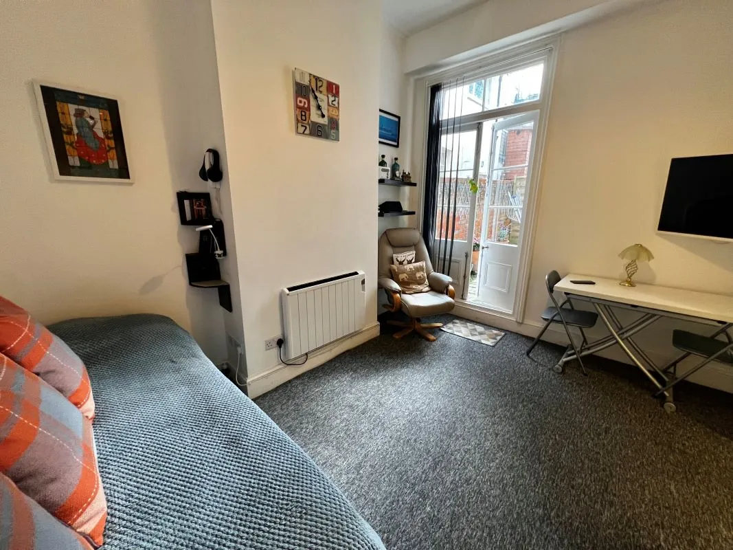 Flat 1, 7 Lind Street, Ryde, Isle Of Wight, PO33 2NQ