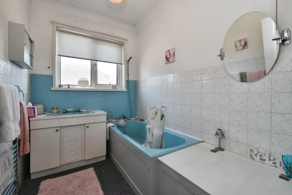 16B Llandafen Road, Llanelli, Carmarthenshire, SA14 9BD