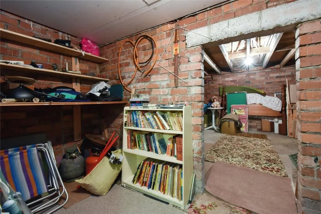 16B Llandafen Road, Llanelli, Carmarthenshire, SA14 9BD