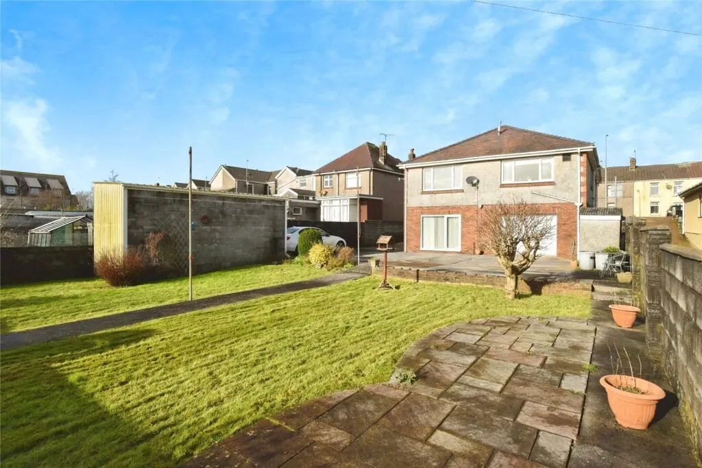 16B Llandafen Road, Llanelli, Carmarthenshire, SA14 9BD