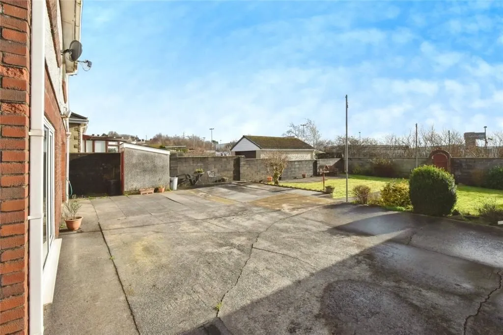 16B Llandafen Road, Llanelli, Carmarthenshire, SA14 9BD