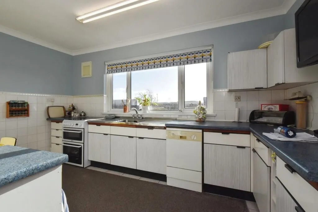 16B Llandafen Road, Llanelli, Carmarthenshire, SA14 9BD