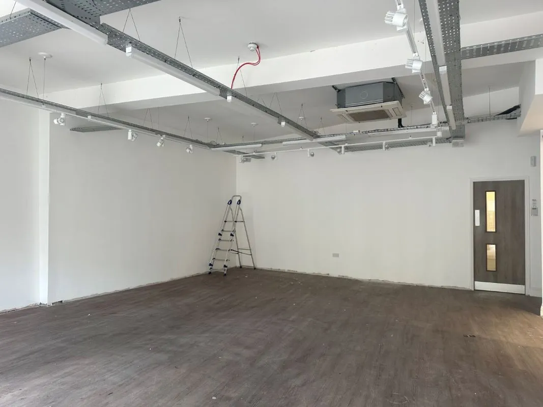 3 Finkle Street, Kendal, Cumbria, LA9 4AB