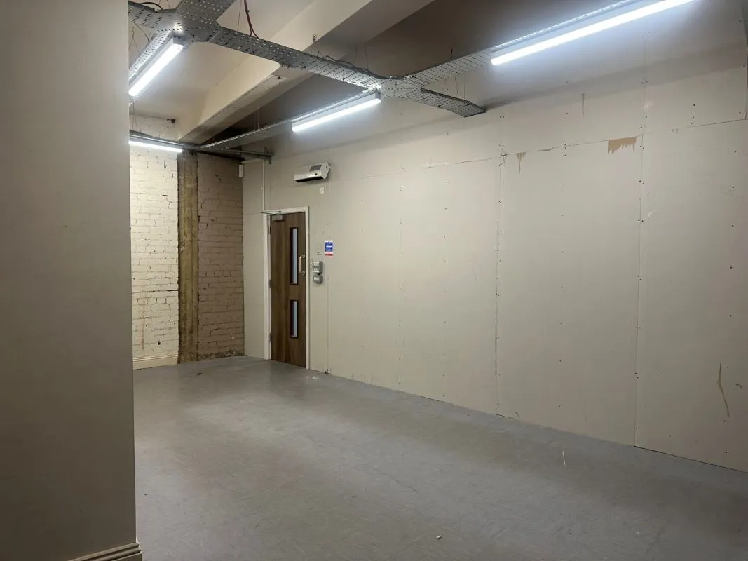 3 Finkle Street, Kendal, Cumbria, LA9 4AB