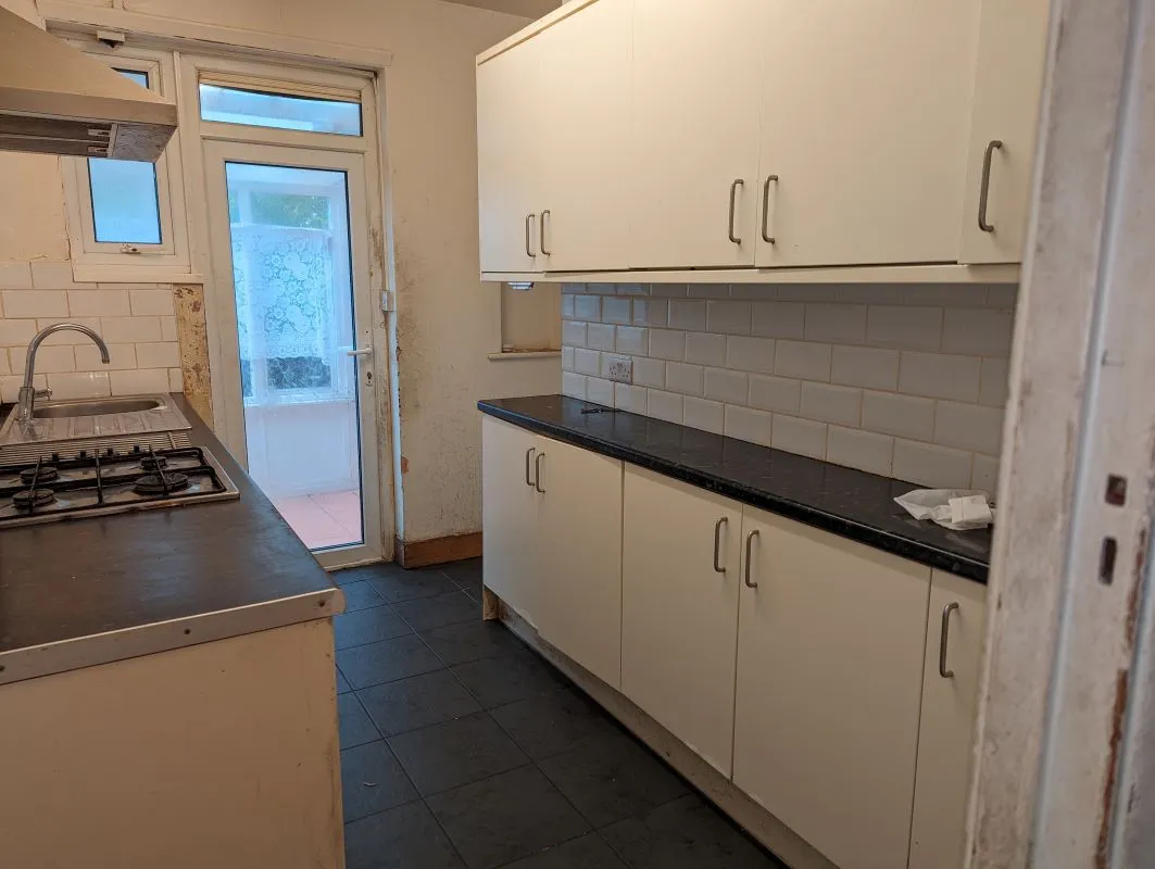 21 Penderry Rise, London, SE6 1EZ