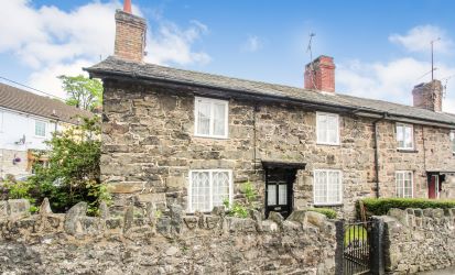 A rare opportunity to purchase a early C19 listed end terrace country cottage with many period features.
