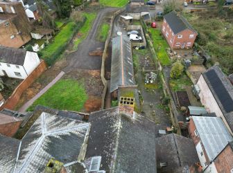 EXCELLENT INVESTMENT OPPORTUNITY FOR DEVELOPERS.
PLANNING PERMISSION FOR CONVERSION AND REDEVELOPMENT TO RESIDENTIAL
4 Apartments with the potential to add 4 further apartments in the rear unit (Subject to planning consent) ** we are informed that there is an agreement in principle with Powys.  Buyers should make their own enquiries**