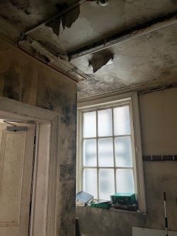 EXCELLENT INVESTMENT OPPORTUNITY FOR DEVELOPERS.
PLANNING PERMISSION FOR CONVERSION AND REDEVELOPMENT TO RESIDENTIAL
4 Apartments with the potential to add 4 further apartments in the rear unit (Subject to planning consent) ** we are informed that there is an agreement in principle with Powys.  Buyers should make their own enquiries**