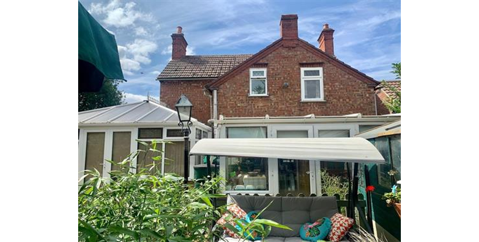3 Bedroom Detached Property with Annex