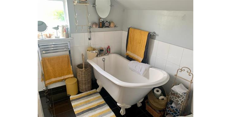 3 Bedroom Detached Property with Annex