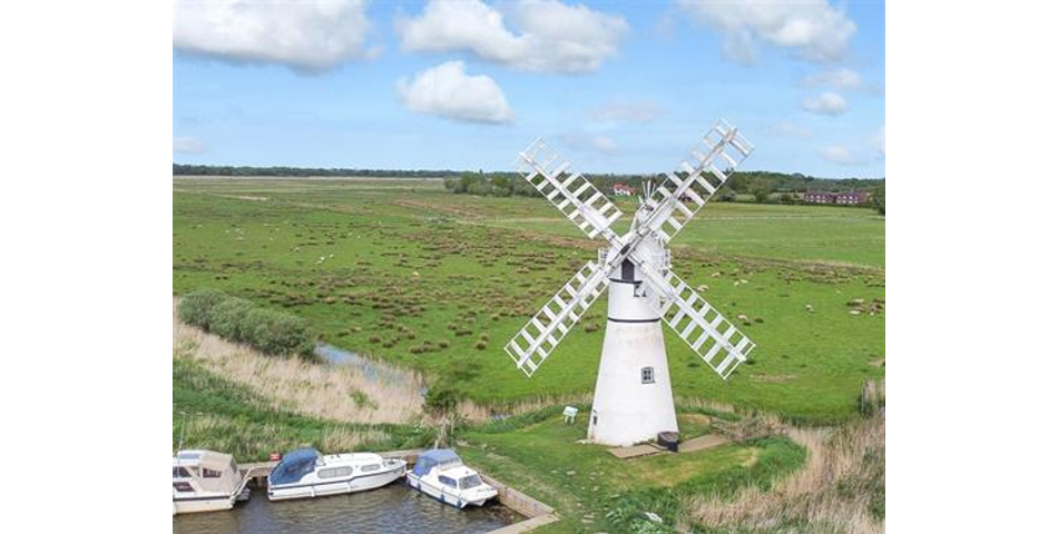 Thurne Mill With Private Mooring