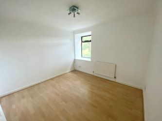 1 Double Bedroom Flat Modern Adjacent to Lower Bournemouth Gardens, BH2 6AG