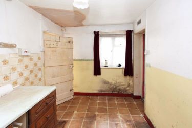 FOR SALE BY ONLINE PUBLIC AUCTION

PRE-APPLICATION PLANNING APPLICATION MADE BY THE VENDOR FOR DEMOLITION BUILD FOR 2 X TWO BEDROOM SEMI DETACHED PROPERTIES SUBJECT TO FULL PLANNING APPLICATION**

** PROSPECTIVE PURHCASERS SHOULD MAKE THEIR OWN ENQURIES OF THE LOCAL AUTHORITY.