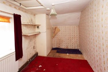 FOR SALE BY ONLINE PUBLIC AUCTION

PRE-APPLICATION PLANNING APPLICATION MADE BY THE VENDOR FOR DEMOLITION BUILD FOR 2 X TWO BEDROOM SEMI DETACHED PROPERTIES SUBJECT TO FULL PLANNING APPLICATION**

** PROSPECTIVE PURHCASERS SHOULD MAKE THEIR OWN ENQURIES OF THE LOCAL AUTHORITY.