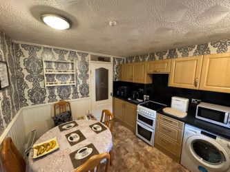 Town & Country Property Auctions are pleased to offer this charming two-bedroom flat in Cumbernauld.