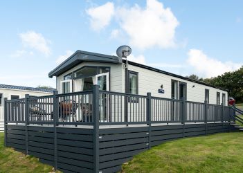 A stylish and contemporary luxury holiday lodge near Bude, on the Devon/Cornwall border. Combining the best of coast and countryside.