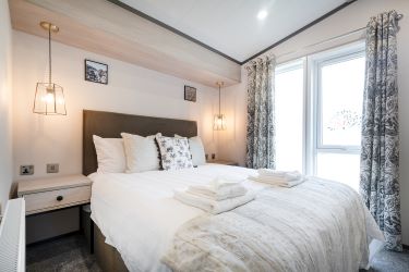 A stylish and contemporary luxury holiday lodge near Bude, on the Devon/Cornwall border. Combining the best of coast and countryside.