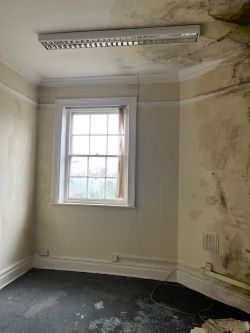 EXCELLENT INVESTMENT OPPORTUNITY FOR DEVELOPERS.
PLANNING PERMISSION FOR CONVERSION AND REDEVELOPMENT TO RESIDENTIAL
4 Apartments with the potential to add 4 further apartments in the rear unit (Subject to planning consent) ** we are informed that there is an agreement in principle with Powys.  Buyers should make their own enquiries**