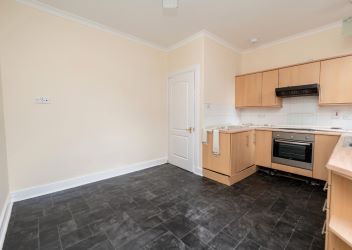 Town and Country Property Auctions Scotland are proud to present this Spacious 4-Bedroom Maisonette in Fraserburgh