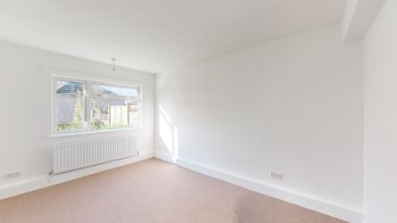 Exceptional investment opportunity awaits at the upcoming auction – Leasehold, of 5, 6, and 8 Gloucester Avenue, Dawley, Telford, TF4 2HU. Included in this unique offer is 3 x Three bedroom flats with a gross yield of over 15%.