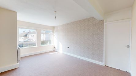 Exceptional investment opportunity awaits at the upcoming auction – Leasehold, of 5, 6, and 8 Gloucester Avenue, Dawley, Telford, TF4 2HU. Included in this unique offer is 3 x Three bedroom flats with a gross yield of over 15%.
