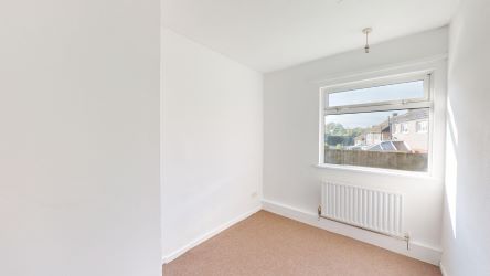 Exceptional investment opportunity awaits at the upcoming auction – Leasehold, of 5, 6, and 8 Gloucester Avenue, Dawley, Telford, TF4 2HU. Included in this unique offer is 3 x Three bedroom flats with a gross yield of over 15%.