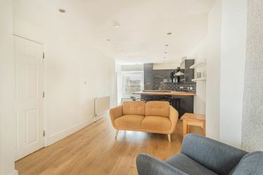 Two-bedroom town centre apartment available by Auction 26th March 2025